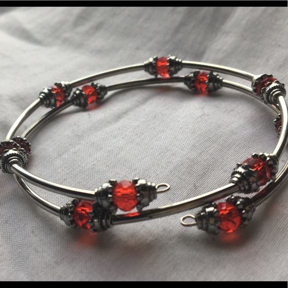 Red bead bracelet - Picture 1 of 5